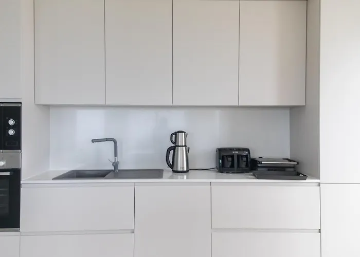 فيلة The View بودروم