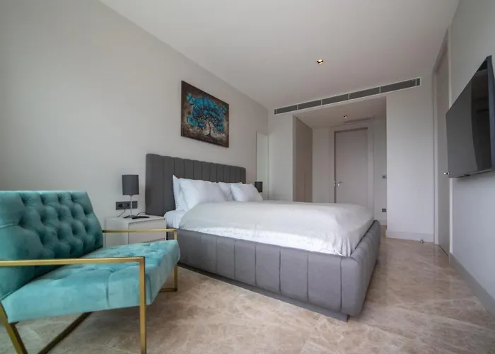 فيلة The View بودروم