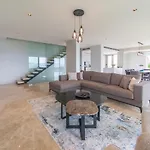 The View וילה